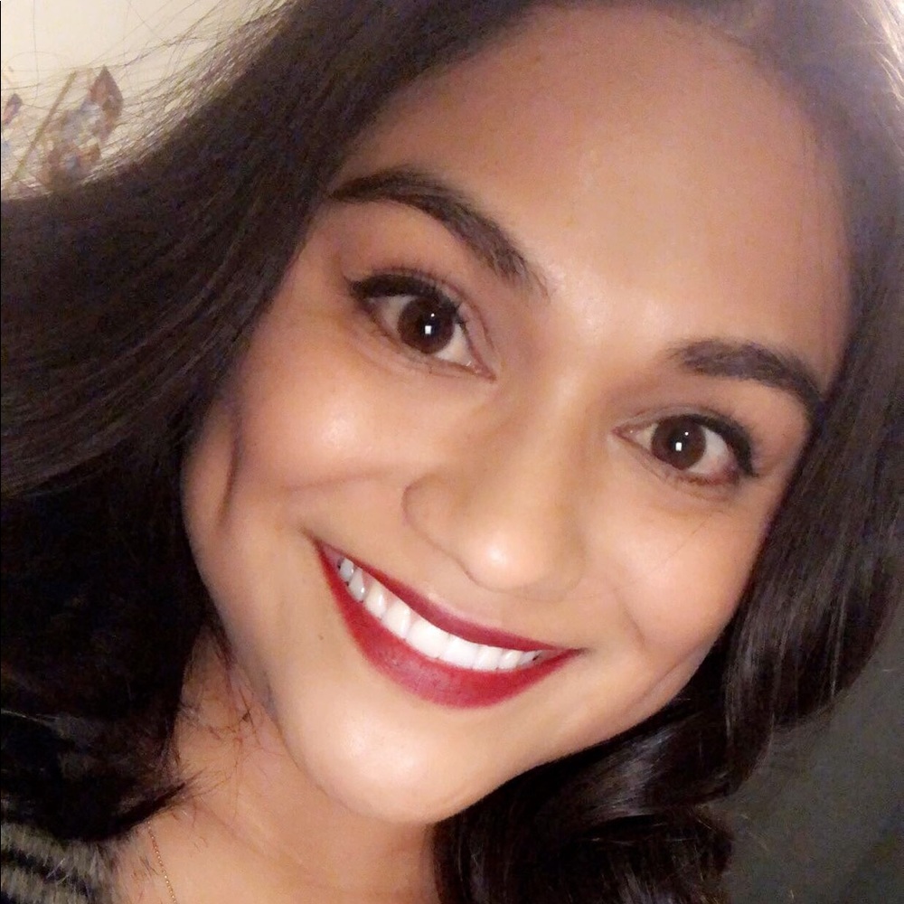 Meet your Posher, Crystal
